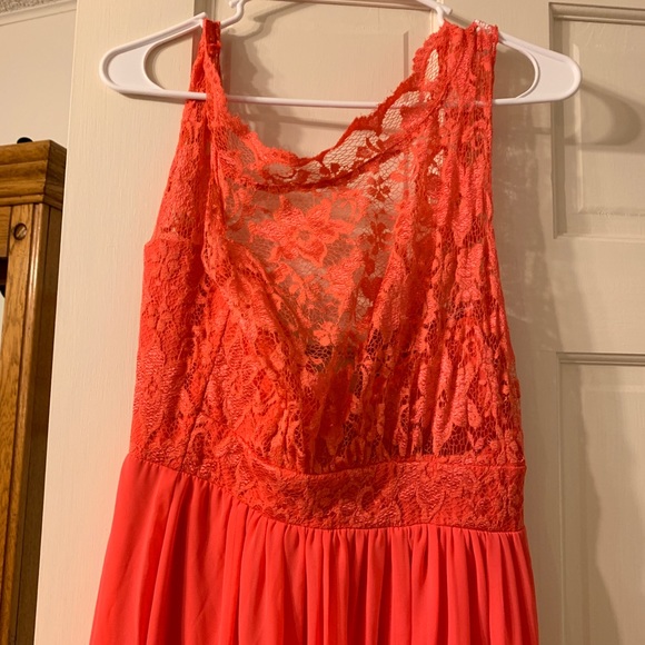 Formal dress - Picture 3 of 3